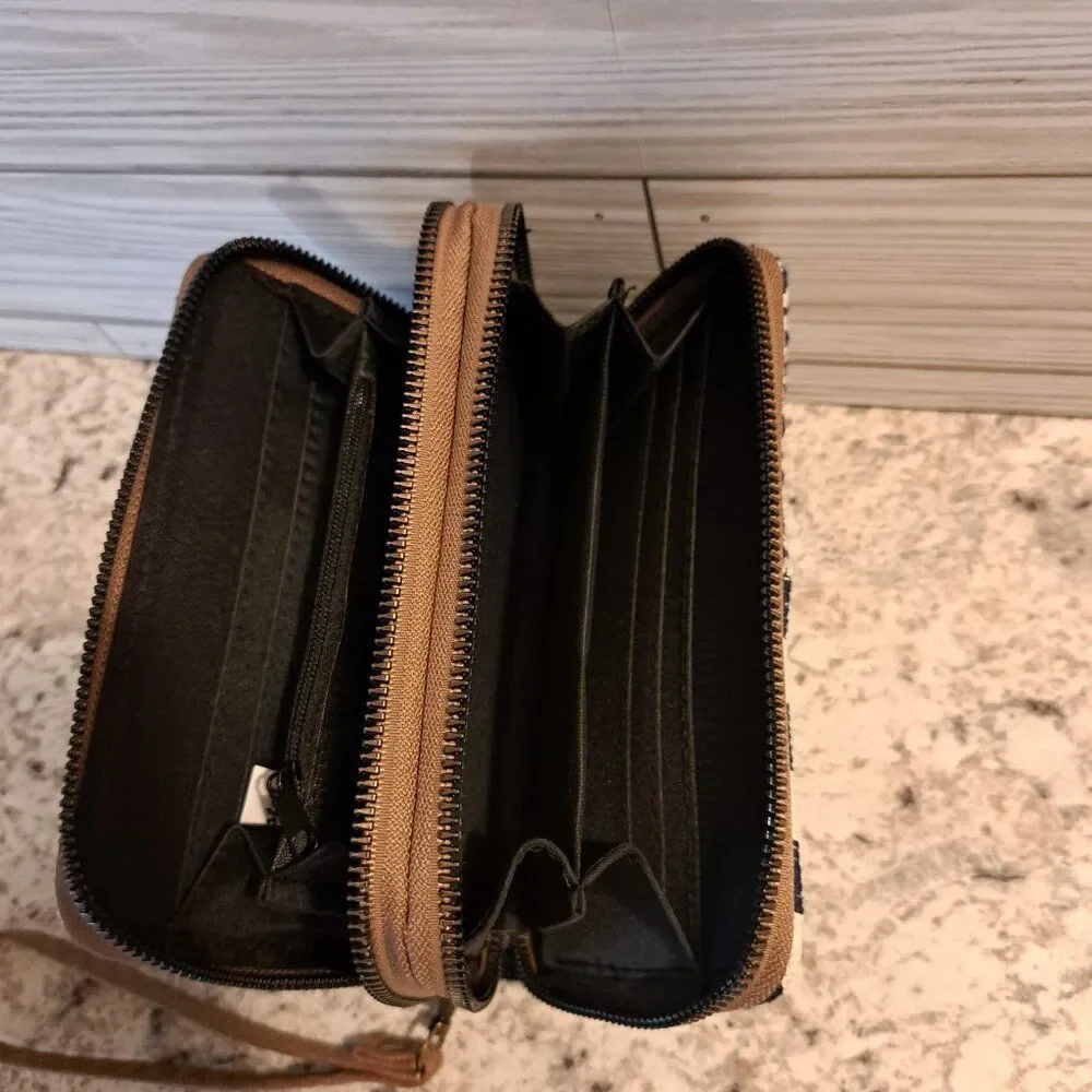 Aeropostale Navy Blue/White Tapestry Wallet/Wristlet